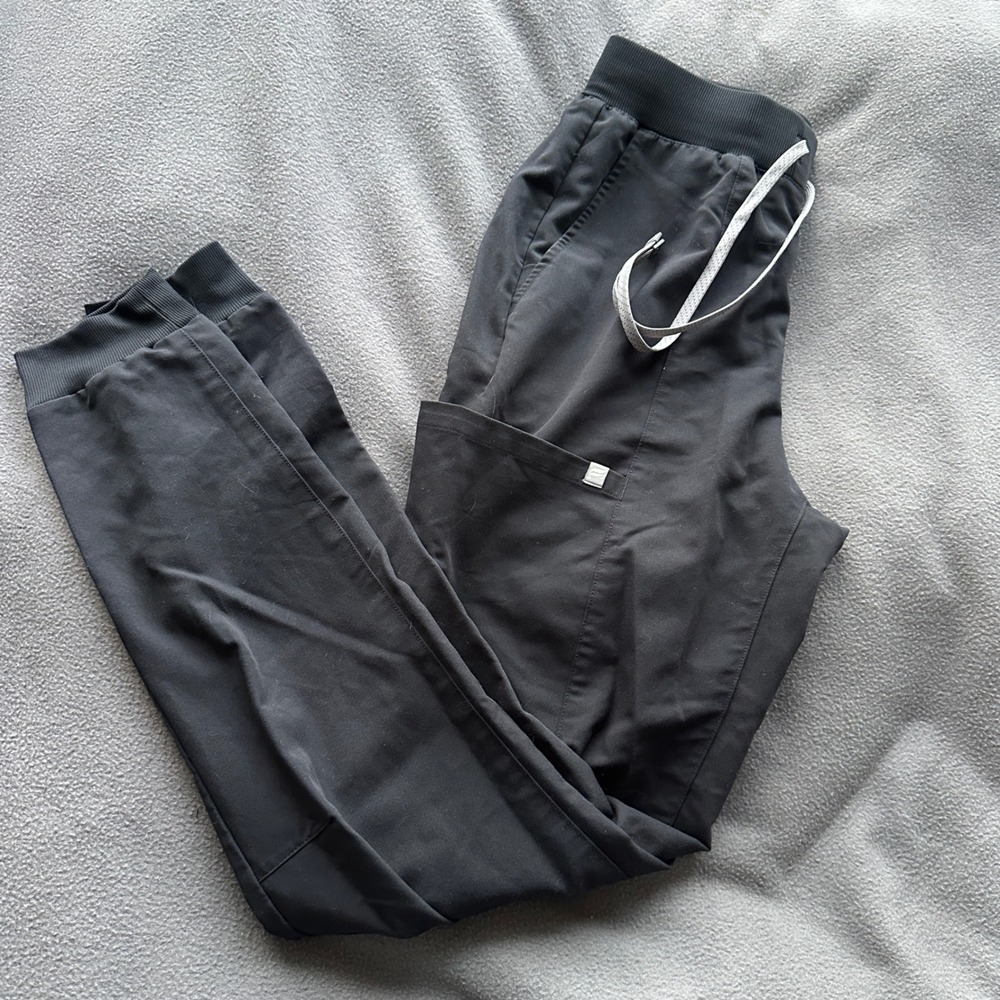 Fabletics Scrub Joggers Womens S/T Ion Black Cargo Performance Medical Pants